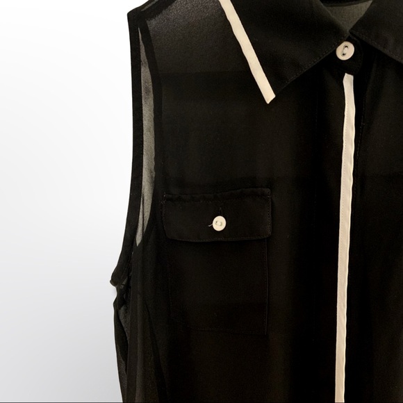 EDGEβ’ NYC Black&White Sleeveless Button-up Tank Too - Picture 4 of 11